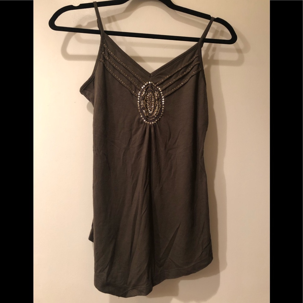 ⛵️4/$20 Ladies tank w/embellishments, olive green